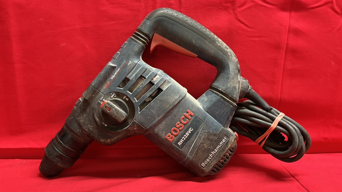 Bosch RH328VC 11/8Inch 8 Amp Corded Variable Speed Rotary Hammer
