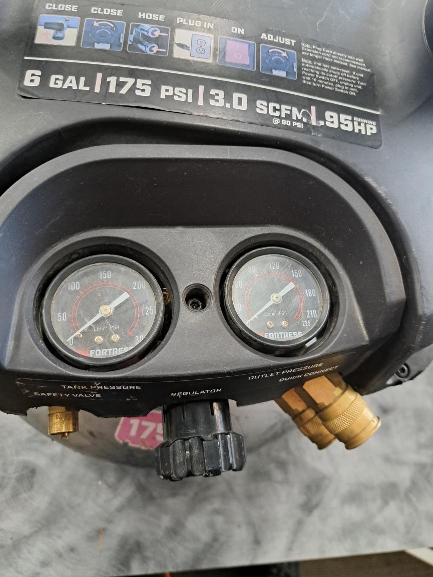 FORTRESS 6 GALLON AIR COMPRESSOR 175 PSI Good Axel
