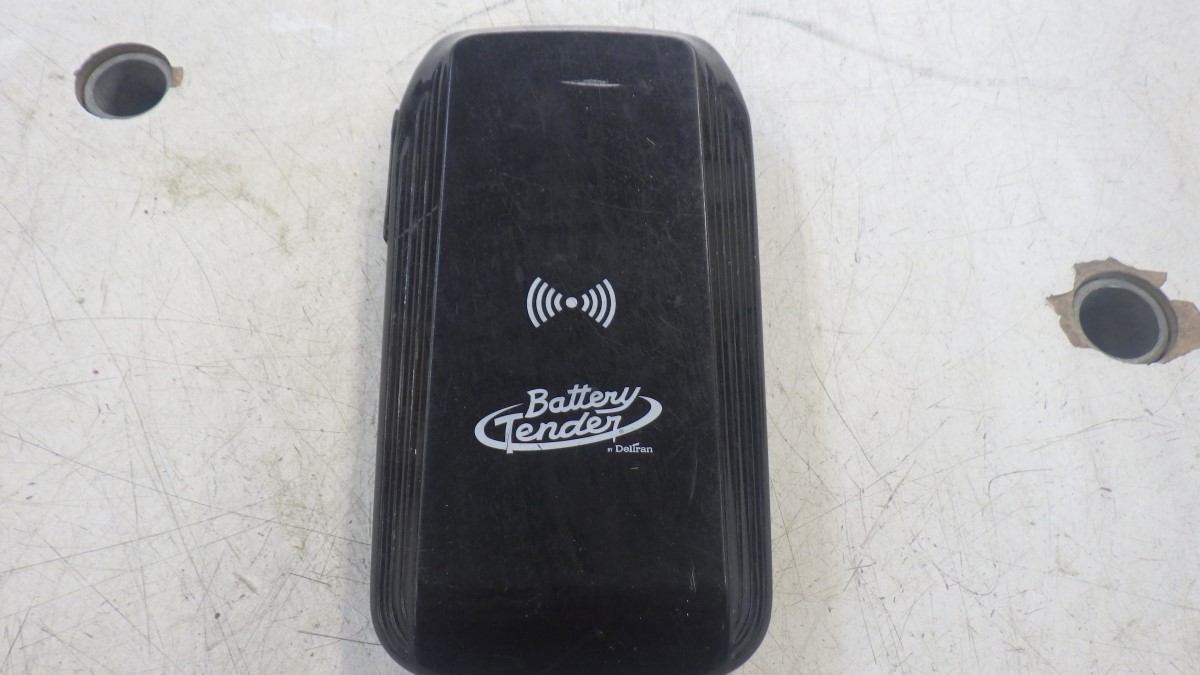 DELTRAN BATTERY TENDER JUMP START For parts or not working Buya