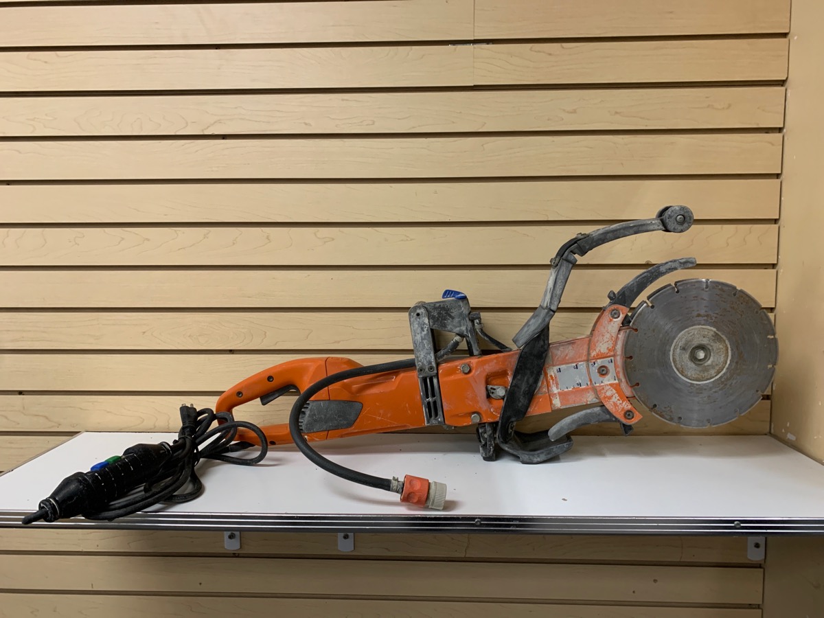 HUSQVARNA K4000 CUTNBREAK 9" CORDED QUIKCUT ELECTRIC DUAL BLADE POWER
