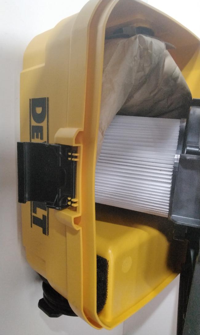 DEWALT 18/20V MAX Cordless/Corded WetDry Vacuum Cleaner Good Pawn 1 Spokane WA