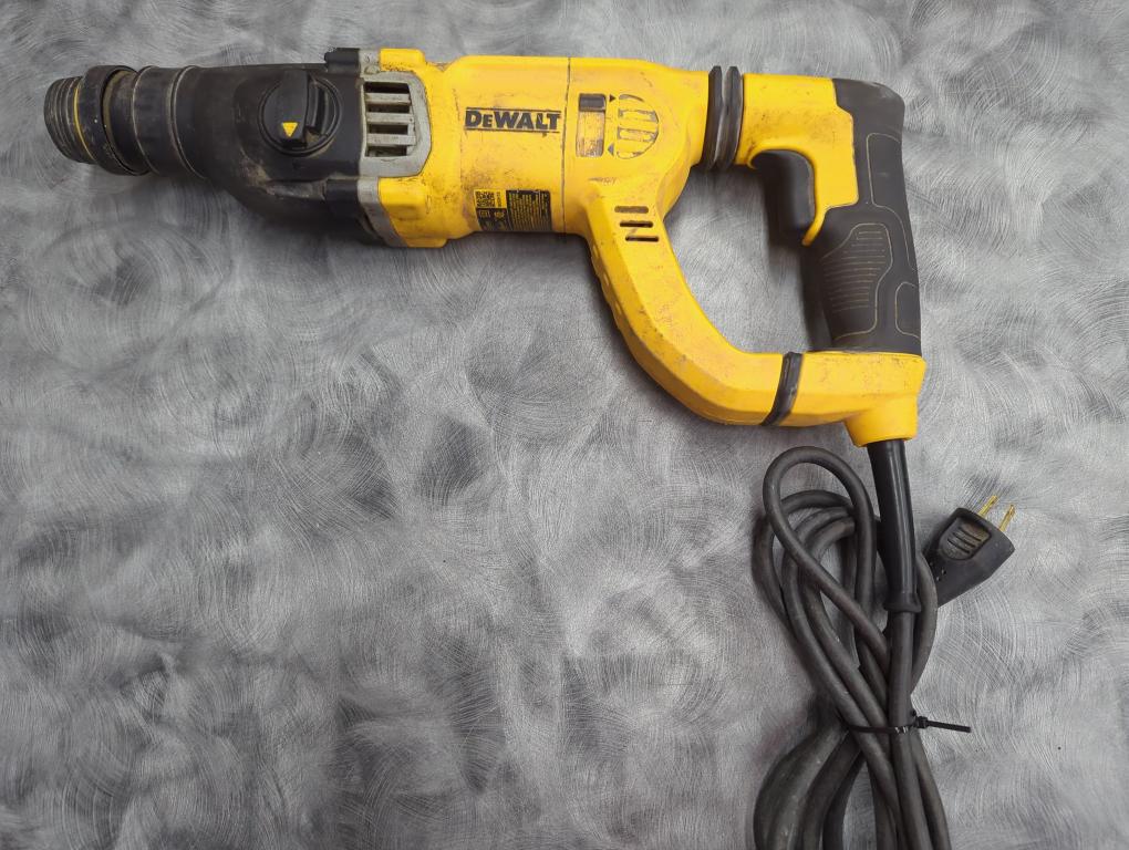 DEWALT ROTARY HAMMER MODELD25263 Good Buya
