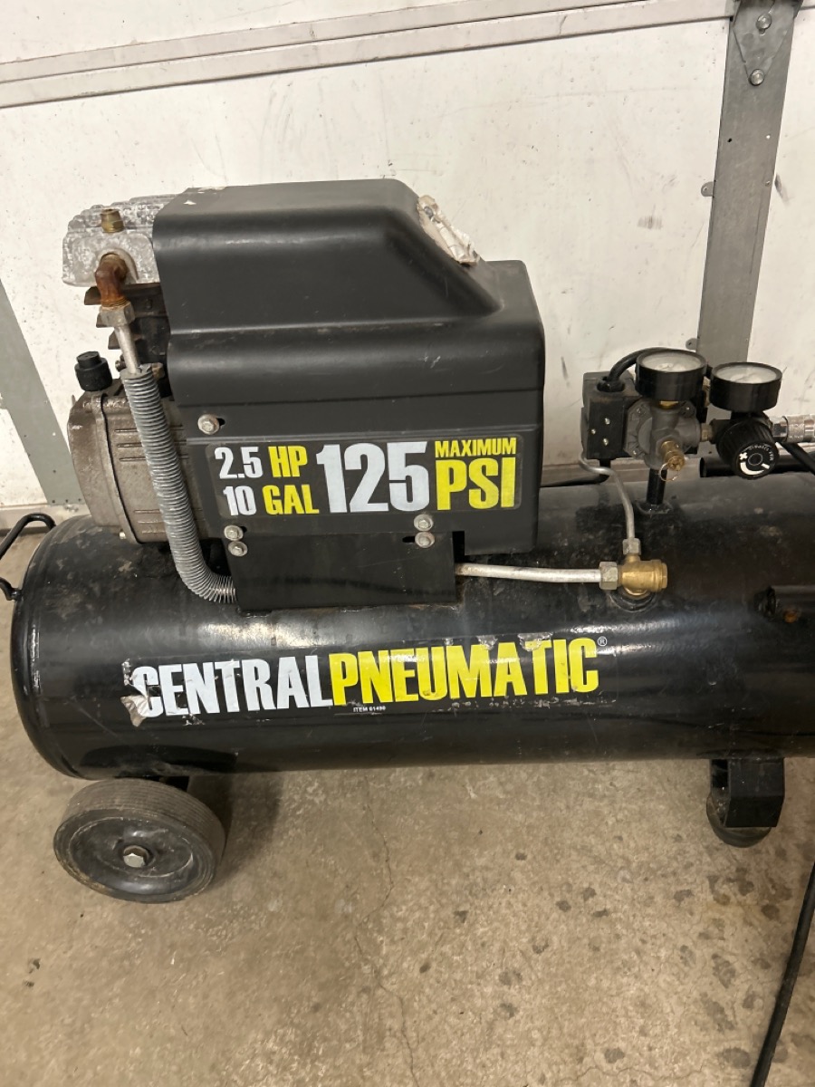 CENTRAL PNEUMATIC 10 GALLON AIR COMPRESSOR Very Good Buya