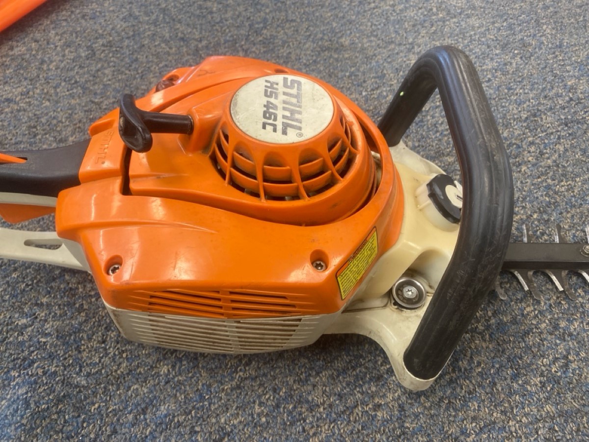 STIHL HS46C HEDGE TRIMMER WITH BLADE GUARD Very Good Buya