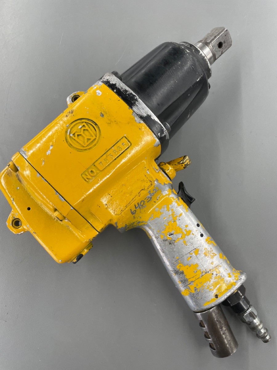 URYU JAPAN 1/2" PNEUMATIC IMPACT WRENCH MODEL UX T1000 REVERSIBLE