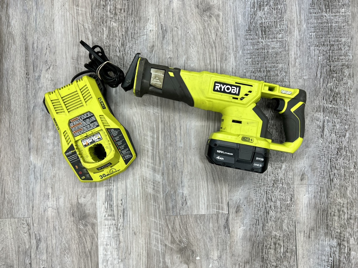 RYOBI P519 18Volt ONE+ Cordless Reciprocating Saw Kit Very Good