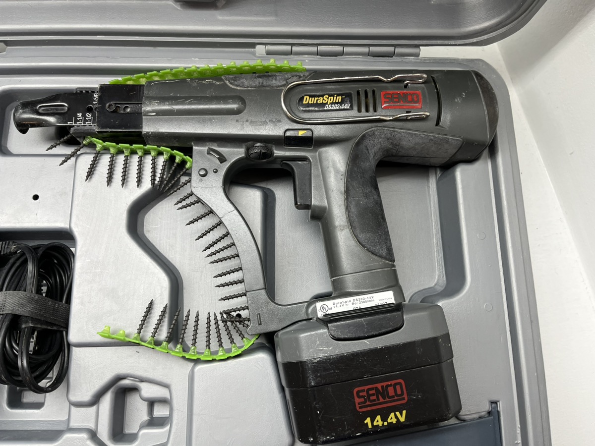 Senco DuraSpin DS20214V Cordless Autofeed Screw Fastening System w/ 2 Batteries Very Good