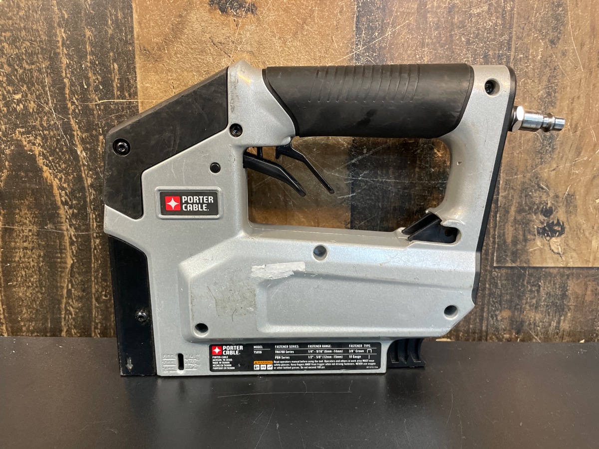 PORTER CABLE TS056 PNEUMATIC 18GAUGE 3/8 IN. CROWN STAPLER Acceptable