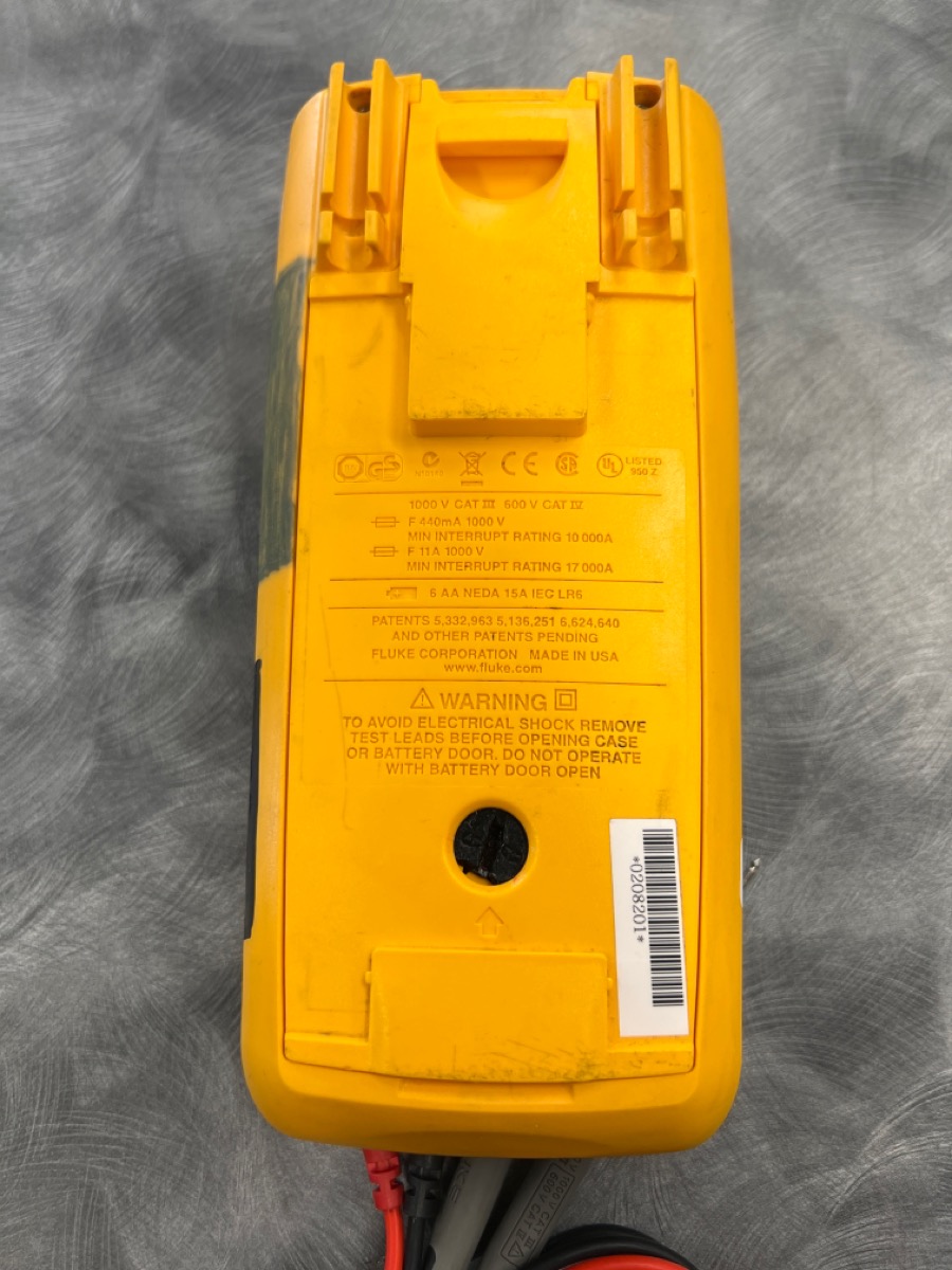 FLUKE 189 II TRUE RMS MULTIMETER WITH TEST LEADS Good Capital Pawn