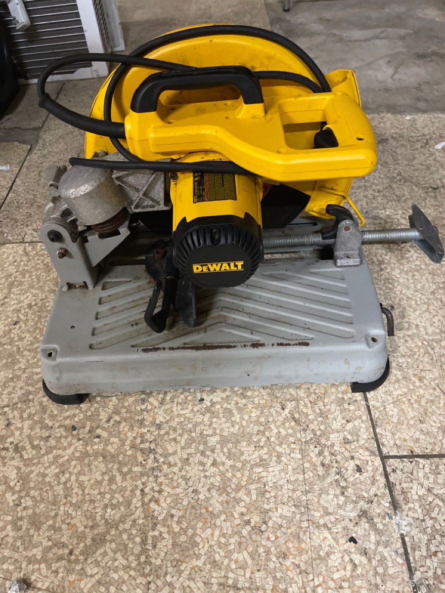DEWALT D28715 Chop Saw, QuickChange, 14Inch *LOCAL PICKUP ONLY* (yl