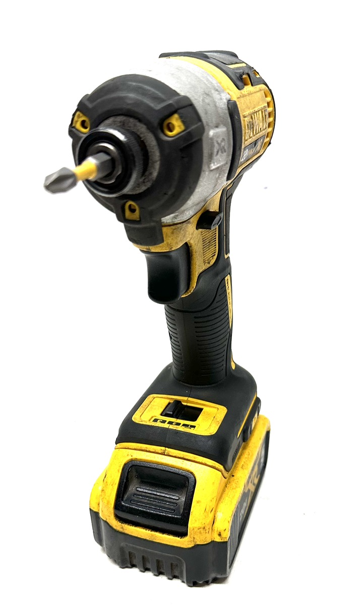 Dewalt 20v Max 1/4" Cordless Impact Driver + Battery DCF887! Good