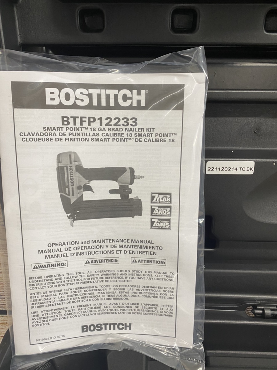 BOSTITCH BTFP12233 BOSTITCH Brad Nailer Kit, 18GA, Smart Point Nailer