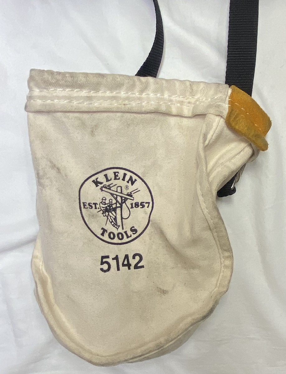 BASHLIN INDUSTRIES SIZE D23 LINEMAN CLIMBING BELT W/ ACCESSORIES Very