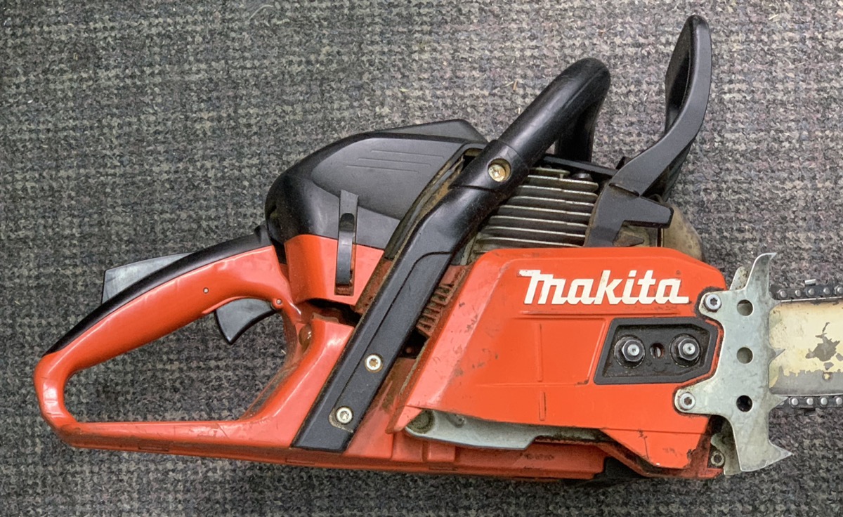 Makita EA5600F Gas Chainsaw Chain Saw with 20" Bar Acceptable Pawn