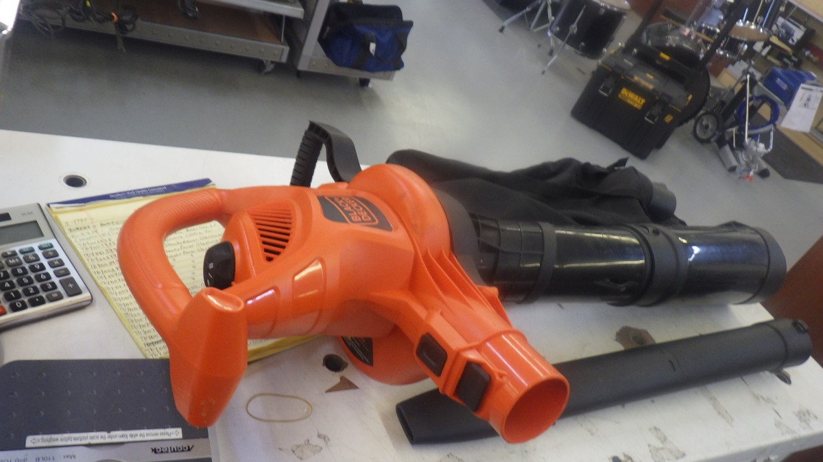 BLACK & DECKER BV5600 Very Good Buya