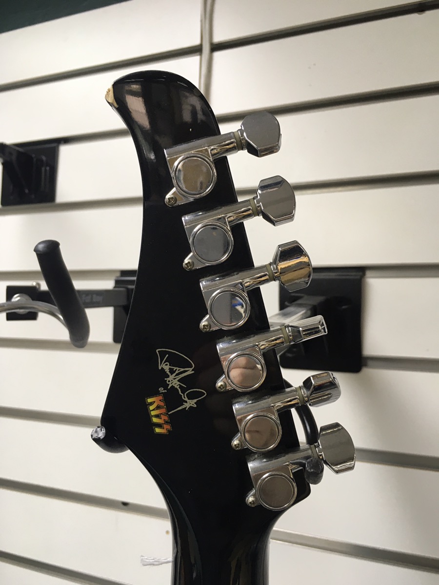 Silvertone Paul Stanley "KISS" Electric Guitar Model PSAP1 Good