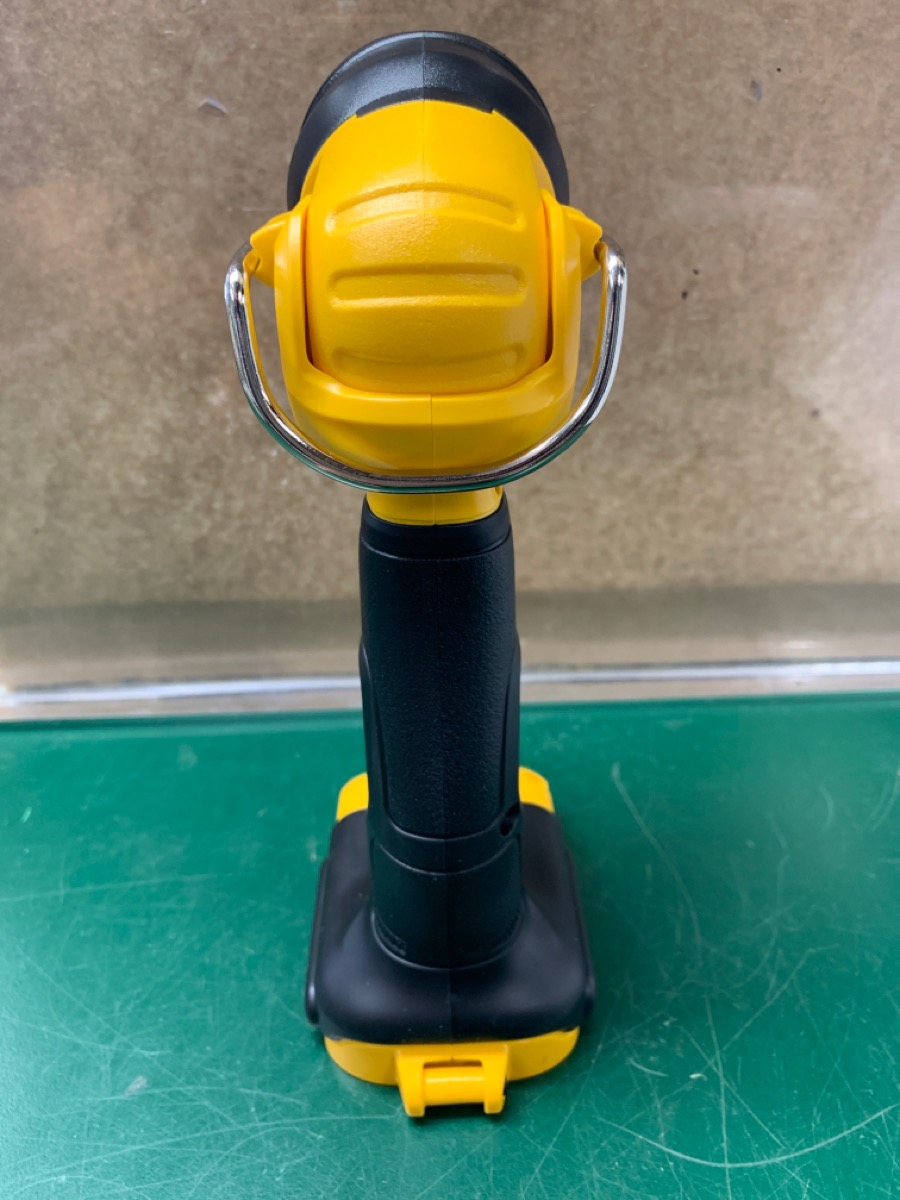 DeWalt DCL040 20v Pivoting LED Worklight Brand New | Buya