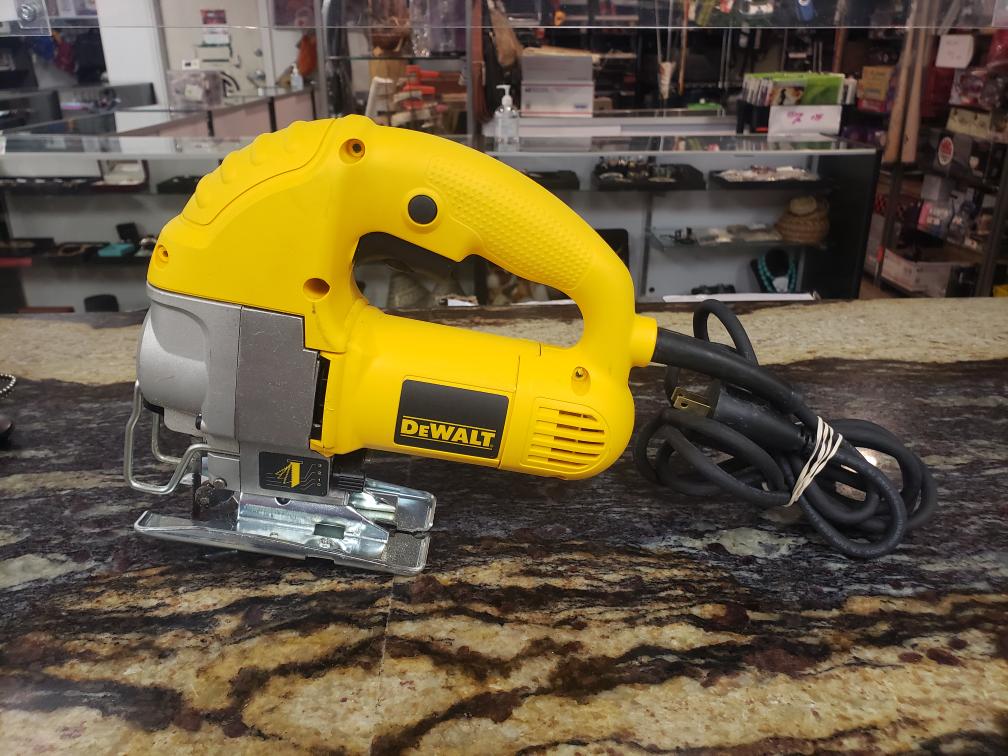 DEWALT ORBITAL JIG SAW DW317 120V CORDED VARIABLE SPEED WITH CASE Very