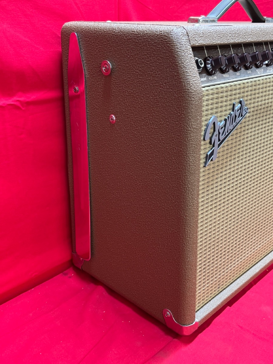 Fender Acoustasonic Junior 2Channel 2 x 40Watt 2x8" Acoustic Guitar