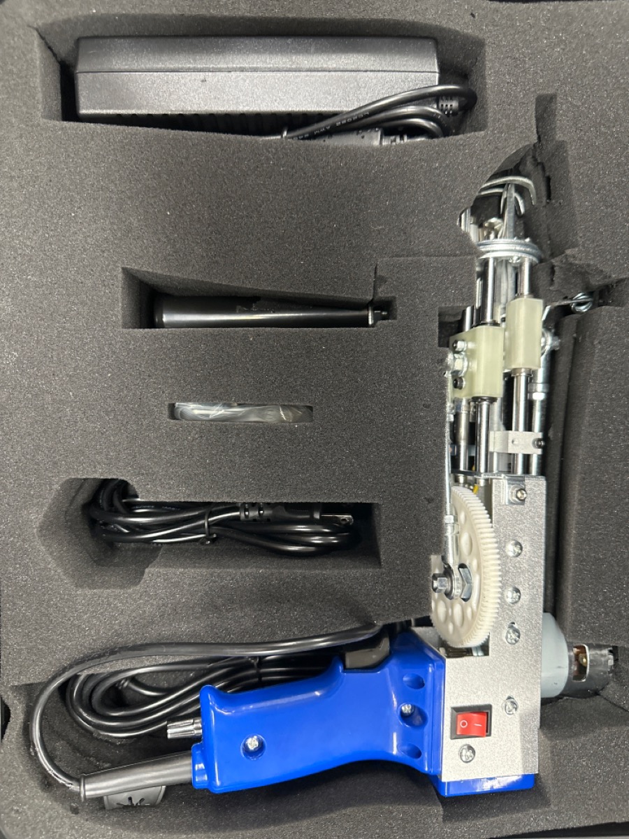 IFISH CORDED TUFTING GUN KIT IN CASE Good Buya