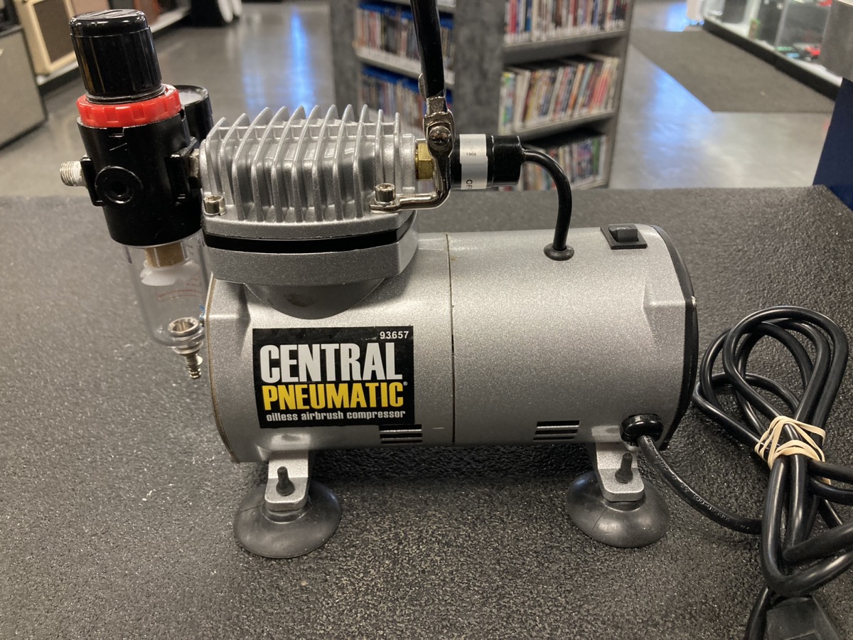 CENTRAL PNEUMATIC OILLESS AIRBRUSH COMPRESSOR Like New Pawn 1