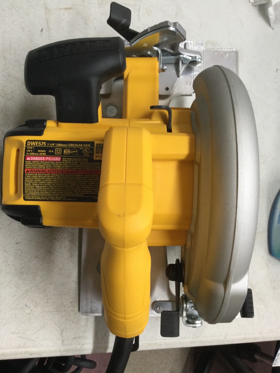 DEWALT DWE575 Like New | Buya