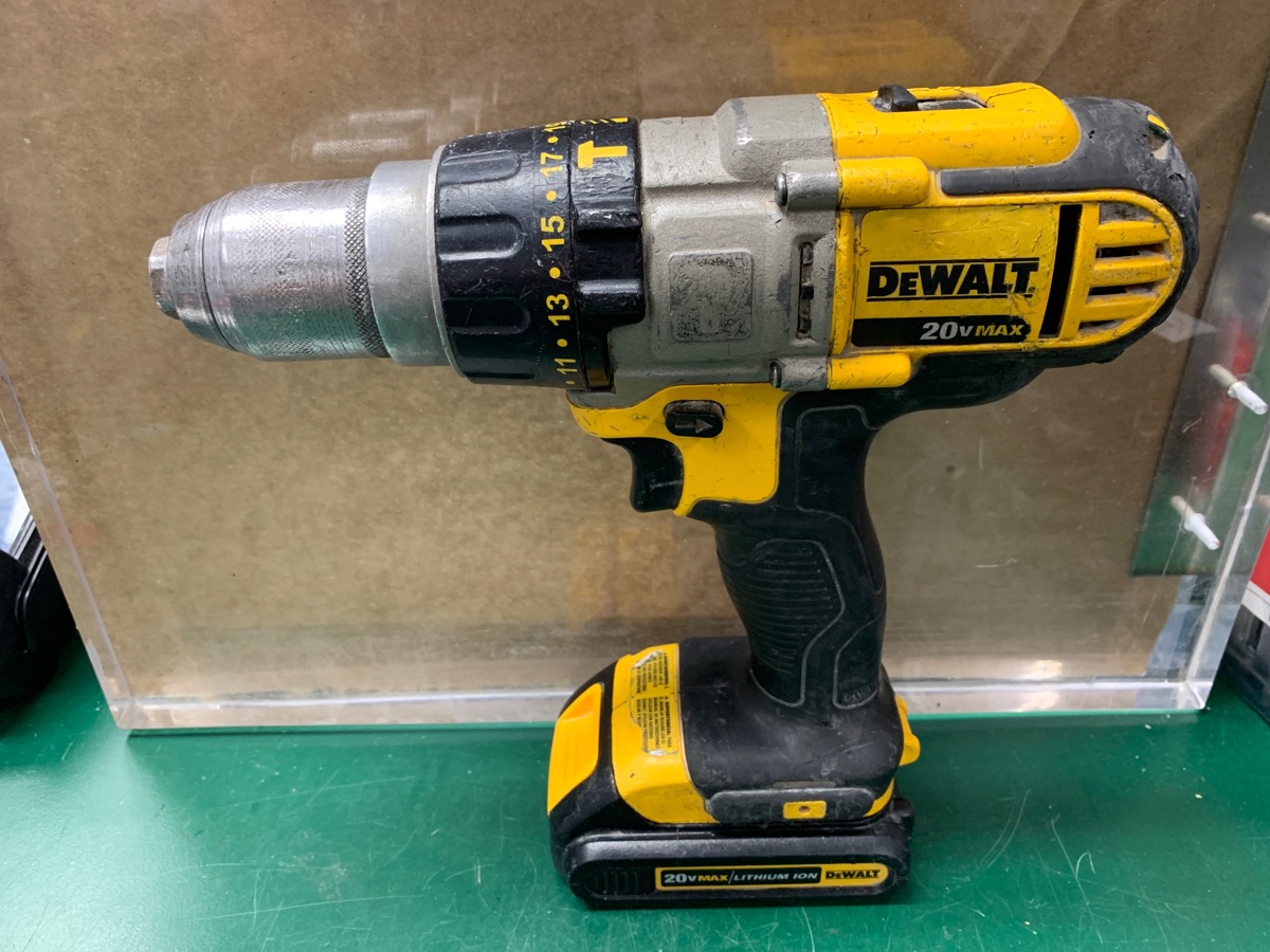 DeWalt DCD985 20v Cordless 1/2" Drill/Driver/HammerDrill Good Buya