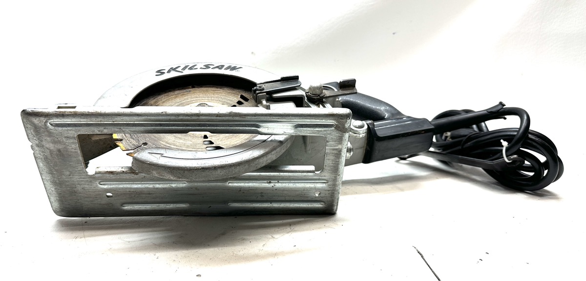 Skilsaw Professional 71/4" Worm Drive Saw Model 77 Good Buya