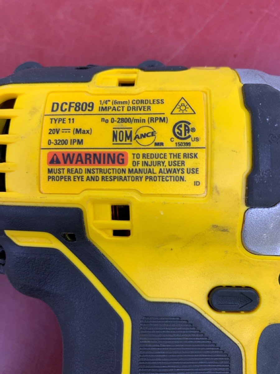 DEWALT DCF809 IMPACT DRIVER 1/4" HEX CORDLESS, BARE TOOL ONLY Very Good