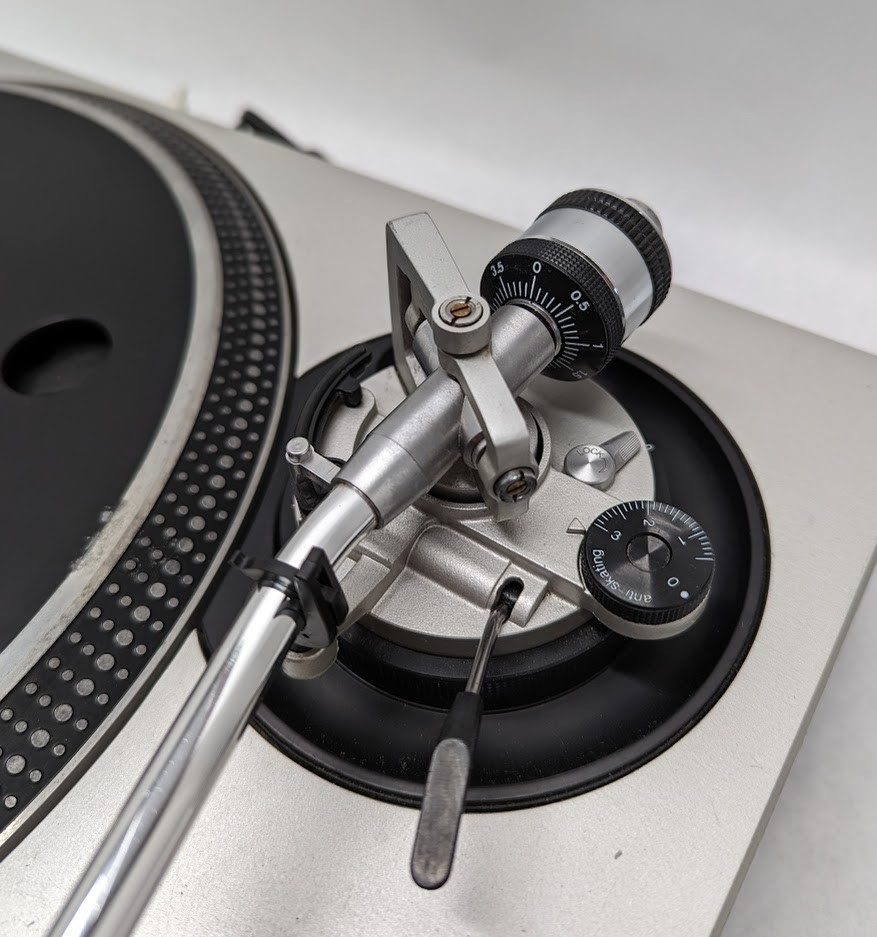 Technics SL1200MK2 Quartz Direct Drive Turntable System Good