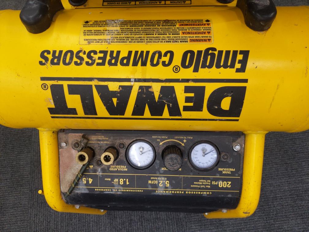 DEWALT D55146 4.5 GALLON PORTABLE ELECTRIC AIR COMPRESSOR Very Good Buya