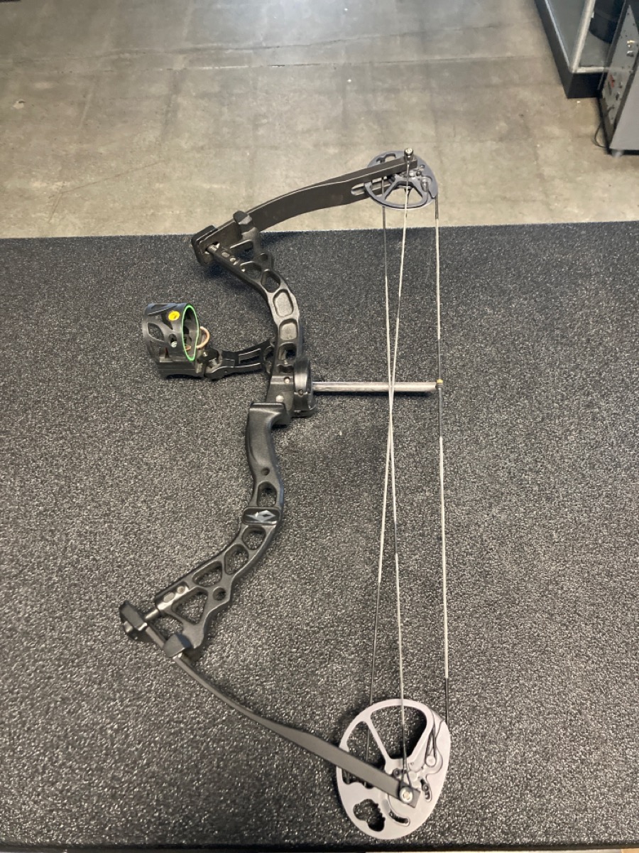DIAMOND ARCHERY BY BOWTECH DIAMOND ATOMIC YOUTH BOW Like New Buya