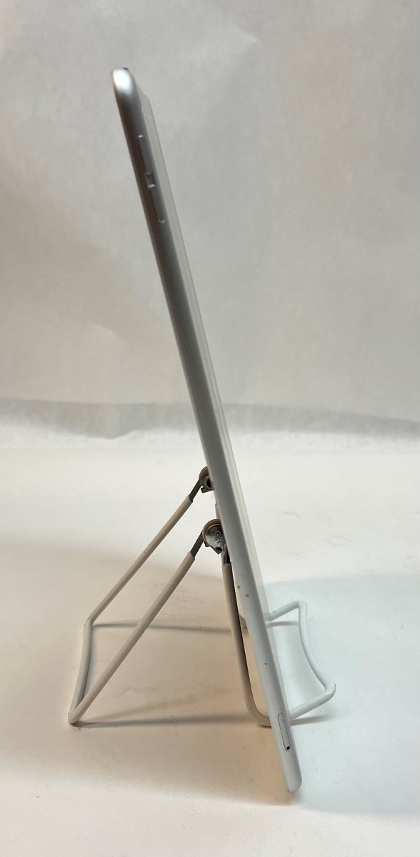 Apple A2153 IPad Air 64GB Storage 3rd Gen Silver Wifi Only Xfinity