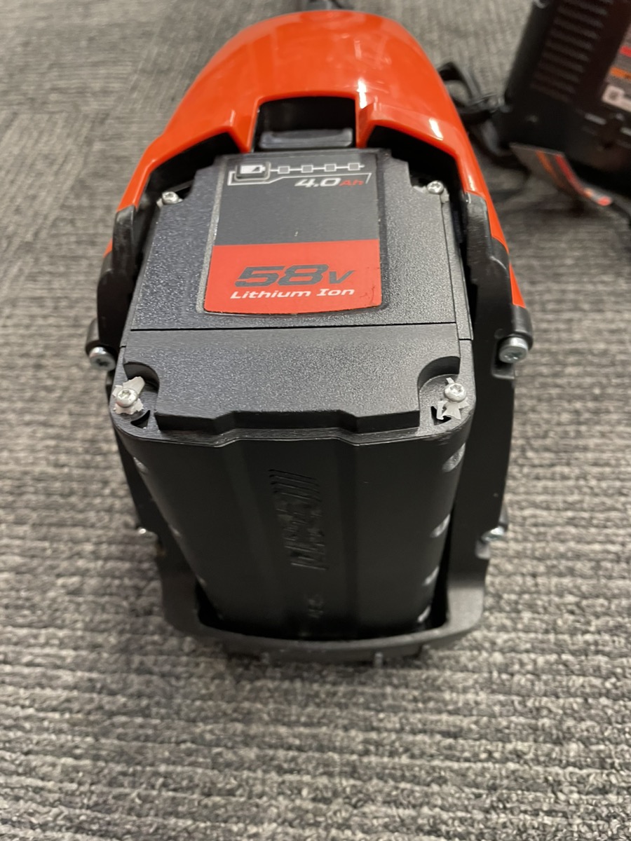 ECHO CPH58V 58 VOLT BRUSHLESS TRIMMER/EDGER KIT + BATTERY + CHARGER