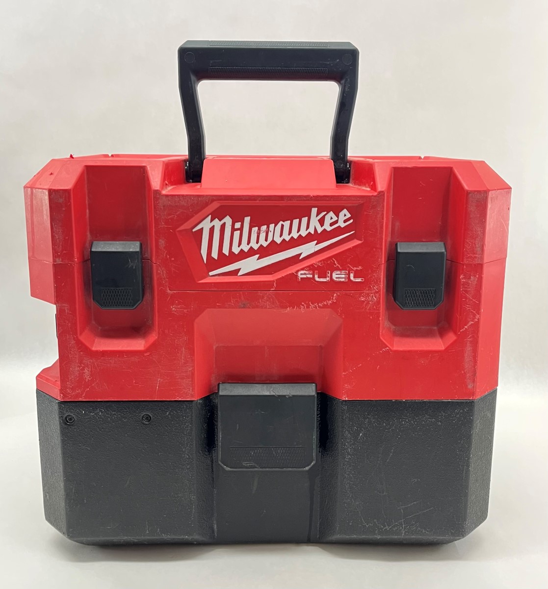 Milwaukee 096020 M12 Fuel 1.6 Gallon Cordless Wet/Dry Vaccum Good