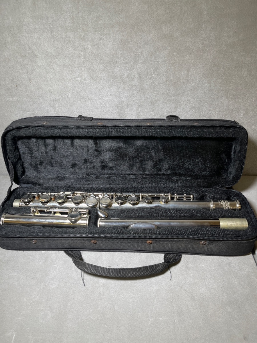 ARMSTRONG MUSICAL INSTRUMENTS FLUTE 303 Very Good Buya