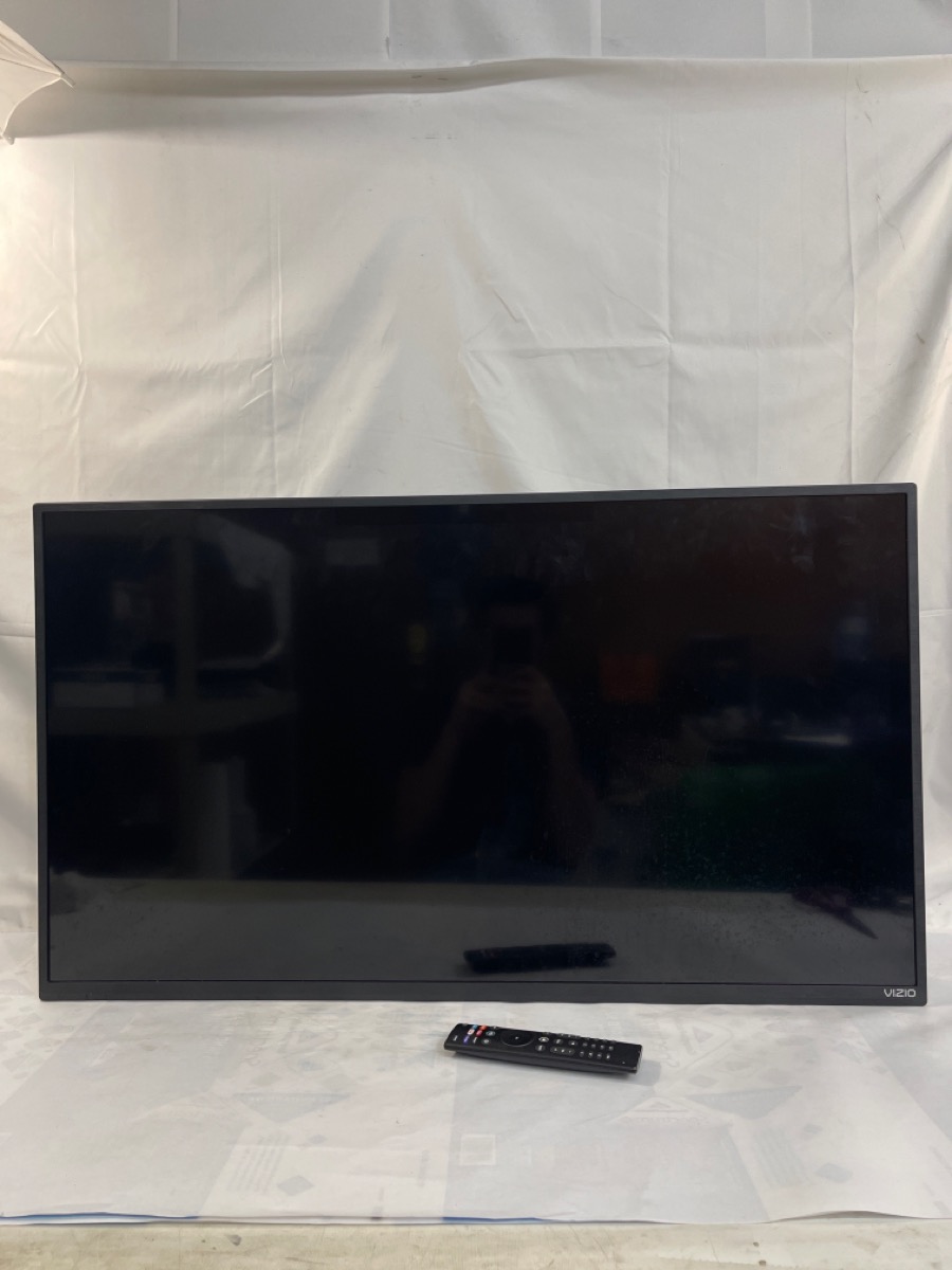VIZIO D40FJ09 40" SMART W/REMOTE FLAT PANEL TV Good Buya
