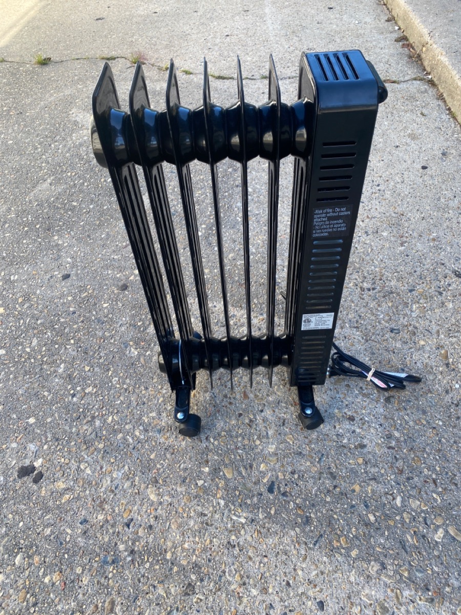 INTERTEK WSH07O2ABB HEATER BLACK WITH WHEELS (MEDJC) Very Good Buya