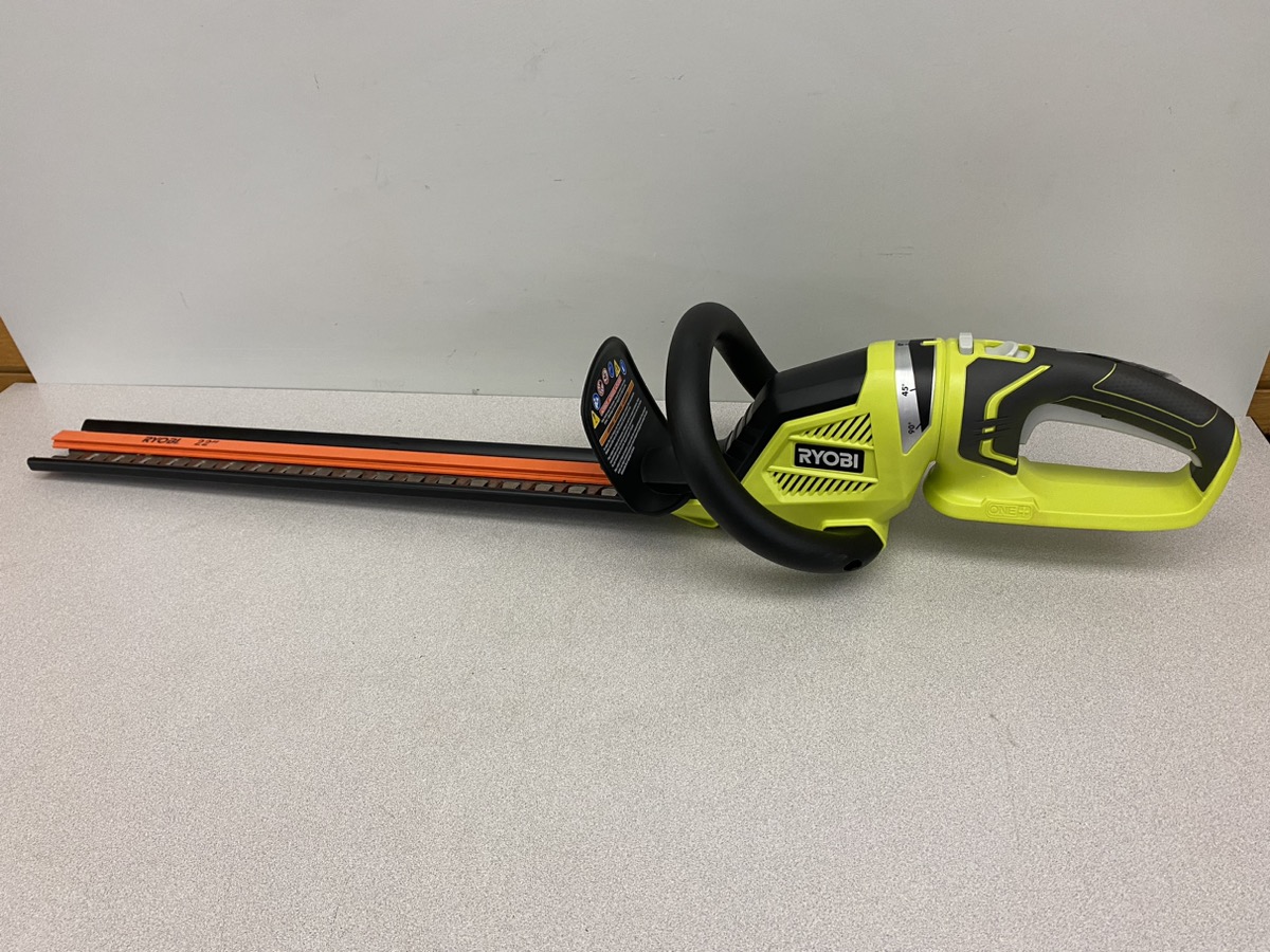 RYOBI TOOLS P2606VNM ONE+ 18V 22 in. Cordless Battery Hedge Trimmer