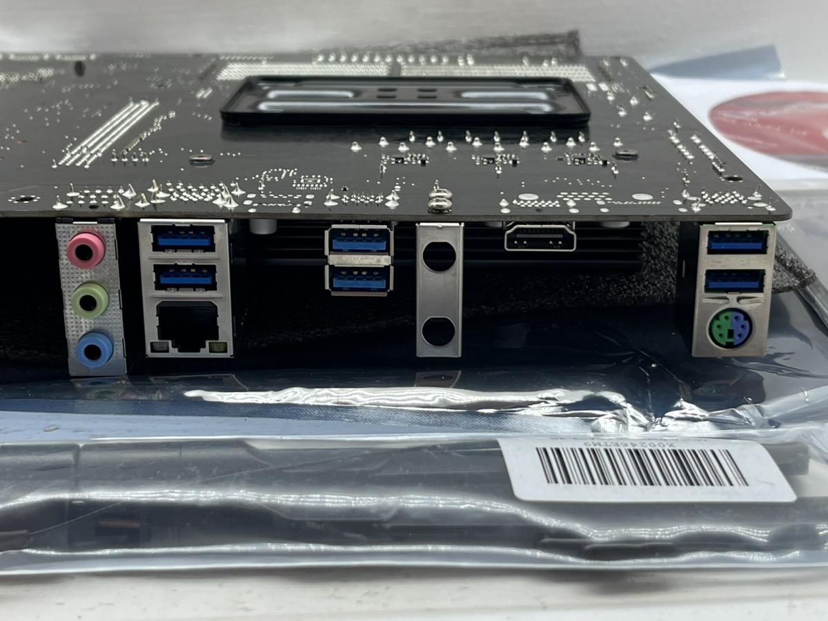 ASRock B550 PHANTOM GAMING 4/AC Supports AMD AM4 Socket Motherboard ...
