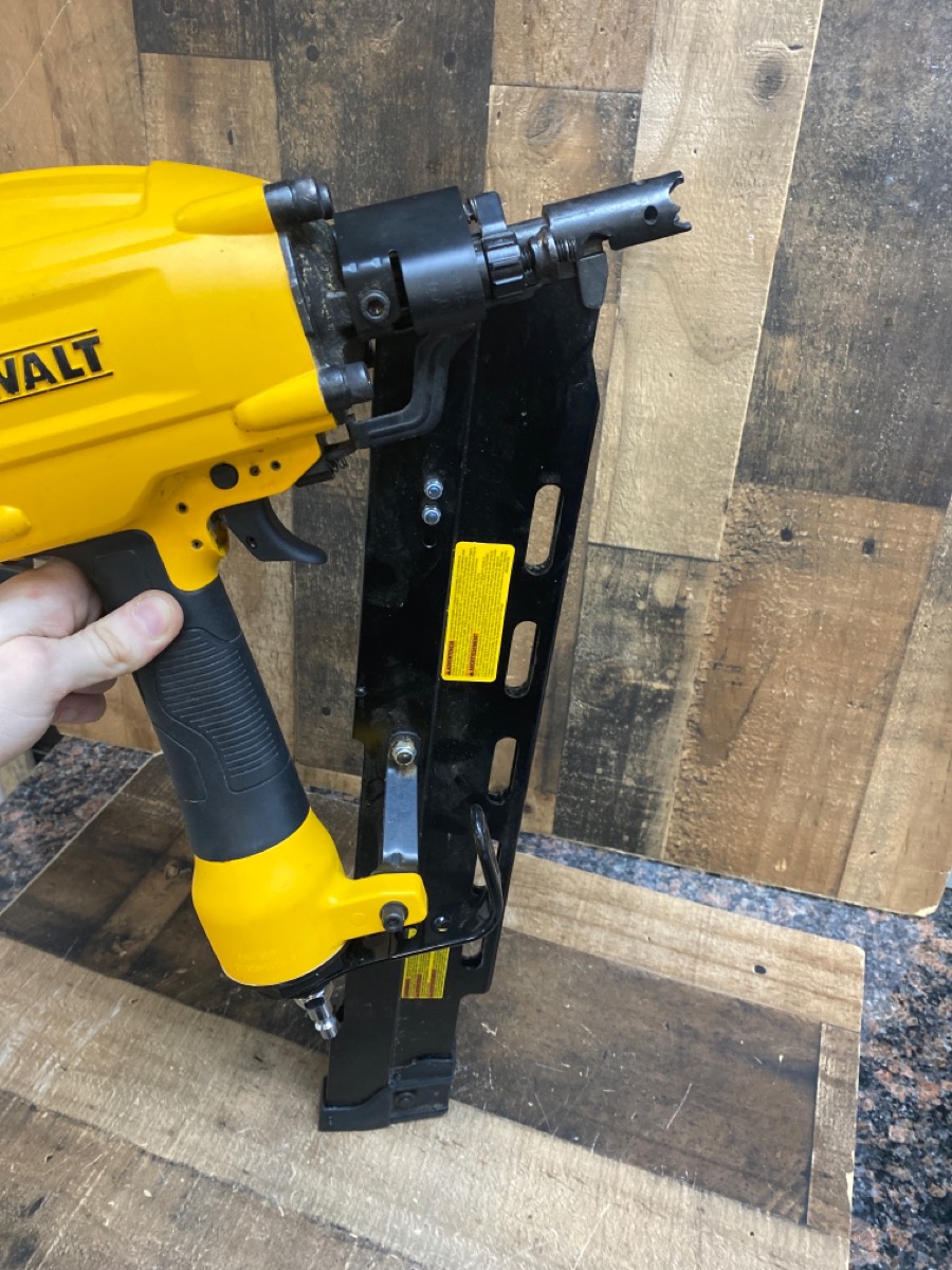 DEWALT DWF83PL PNEUMATIC FRAMING NAILER Very Good Buya