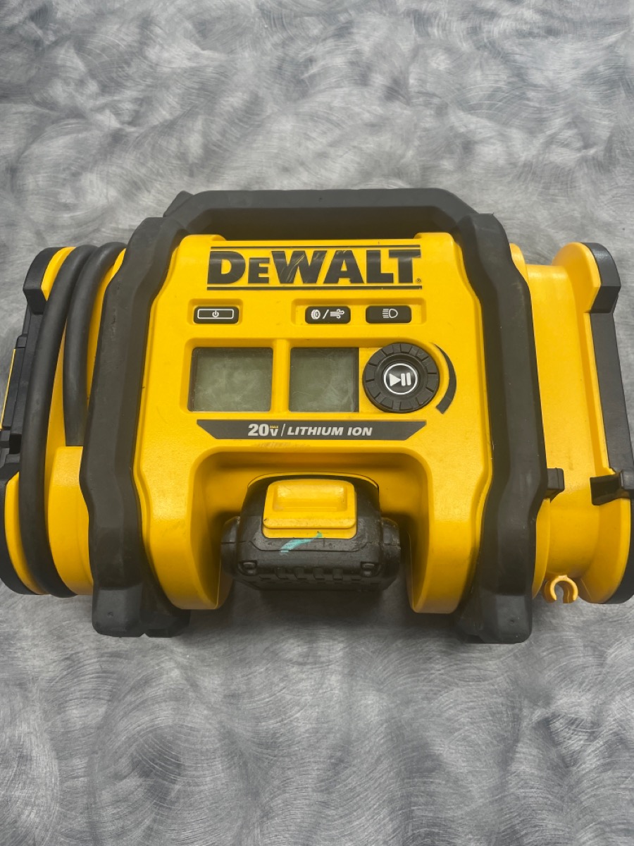 DEWALT 20V PORTABLE AIR TANK MODEL DCC0201 Very Good Axel's