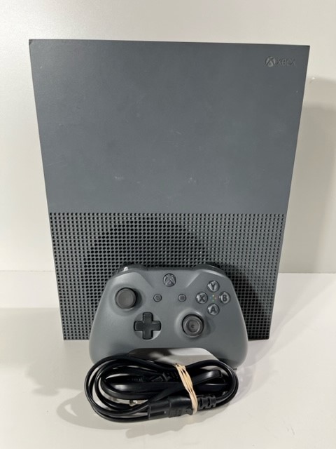 Microsoft 1681 Xbox One S W/ AC Power Cable and Controller Very Good ...