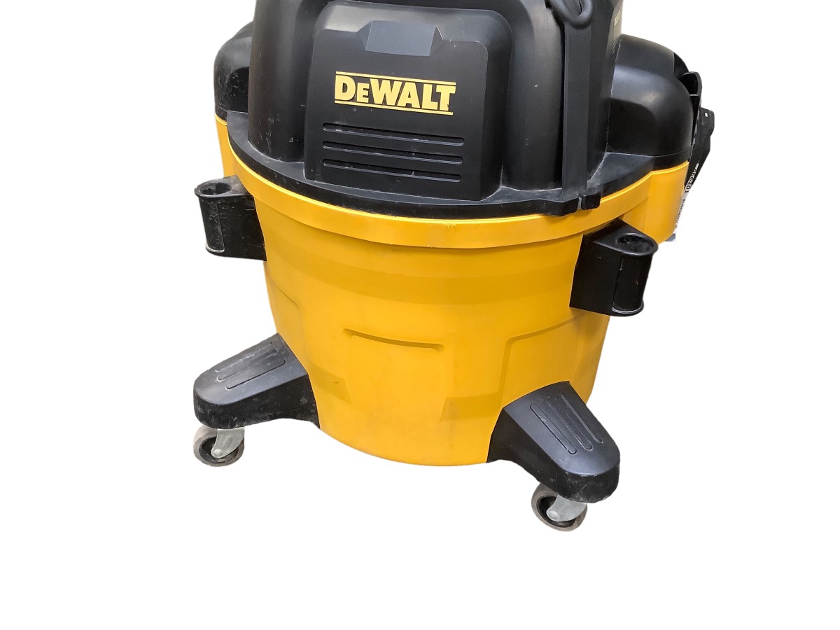 DEWALT 9GAL WET/DRY VACUUM WITH HOSE (DXV09P) Good Buya
