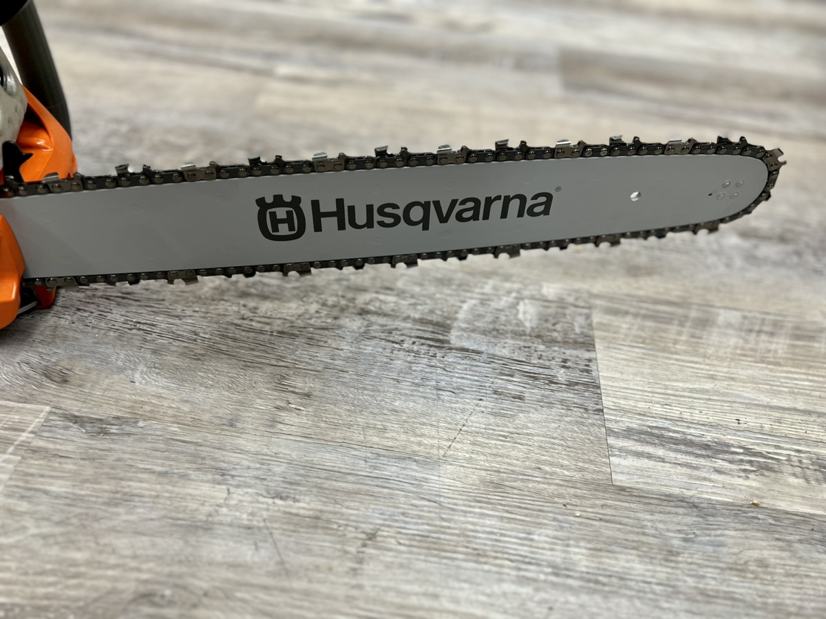 Husqvarna 440 XTorq 18in 40.9cc 2Cycle Gas Chainsaw Brand New Buya