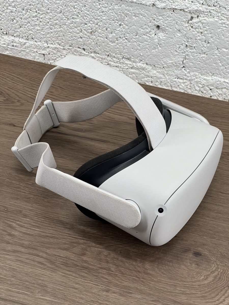 META (FACEBOOK) QUEST 2 KW49CM VR HEADSET 128GB WITH CONTROLS NO