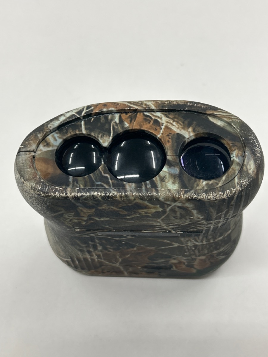BUSHNELL CABELAS SECLUSION 3D CAMO RANGERFINDER, IN CASE Good Pawn 1