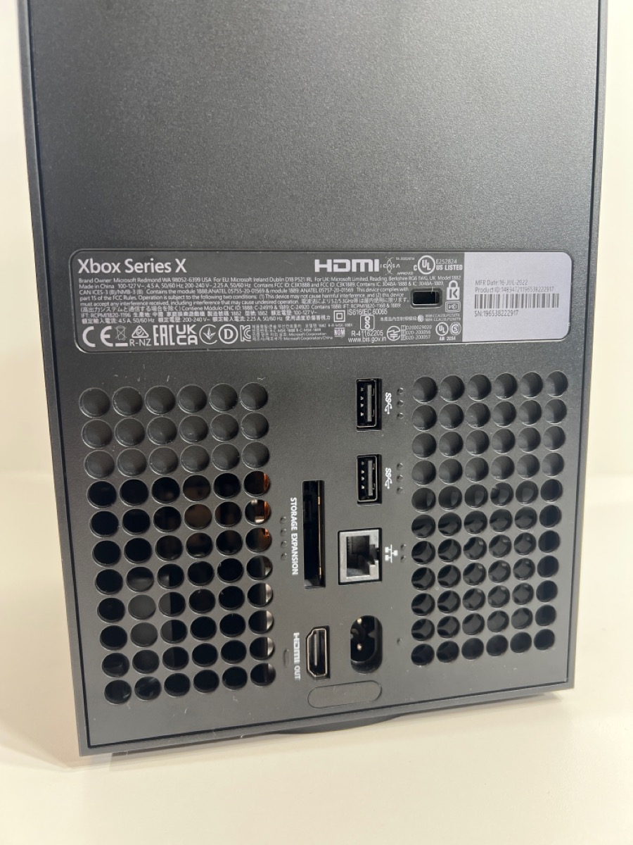 MICROSOFT XBOX X SERIES X. WITH CORDS. WITH CONTROLLER. Good Buya