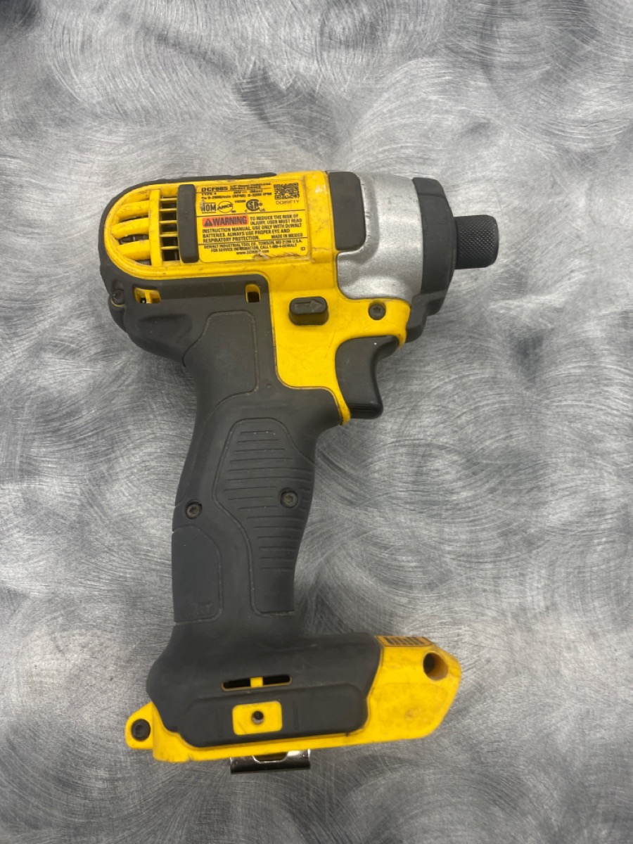 DEWALT IMPACT WRENCH DCF885 (TOOL ONLY)DEWALT 20VOLT MAX LITHIUMION