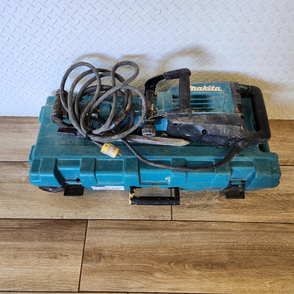 MAKITA HM1307CB 35LBS Demolition Hammer Corded Electric 120V w/ Hard Case Good Liberty Pawn